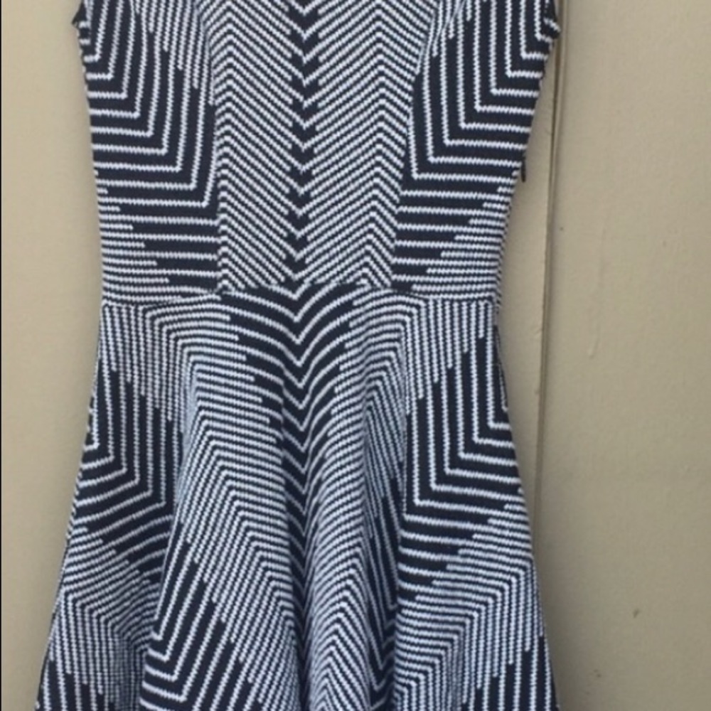 Bar III dress xxs black and white patterned dress - Picture 8 of 8